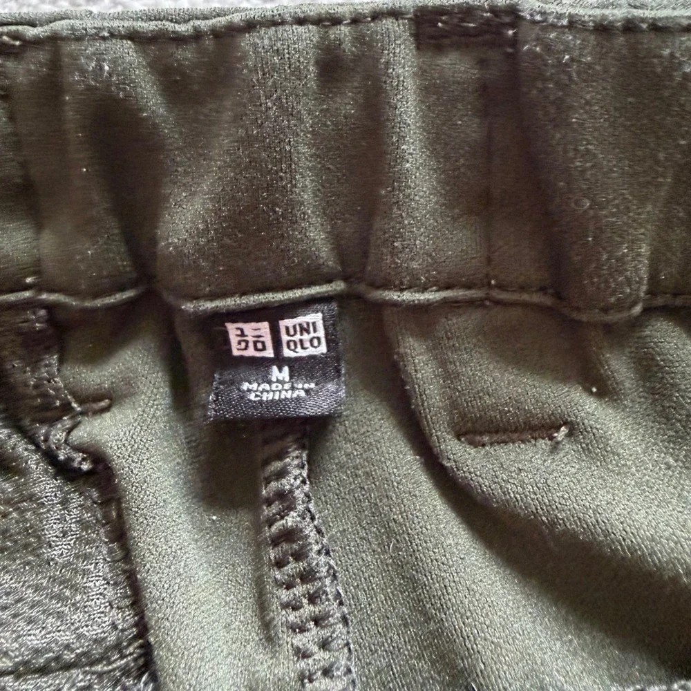 Uniqlo Ultra Stretch Jogger Tapered Pants Forest Green Mens 311-167394 Small